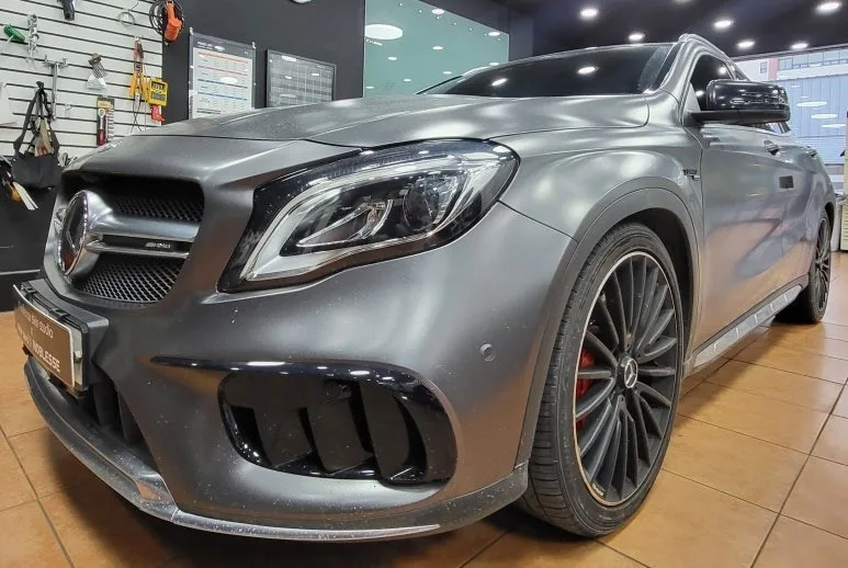 벤츠 GLA45AMG 랩핑 제거, 새 색상 고민 해결 가이드