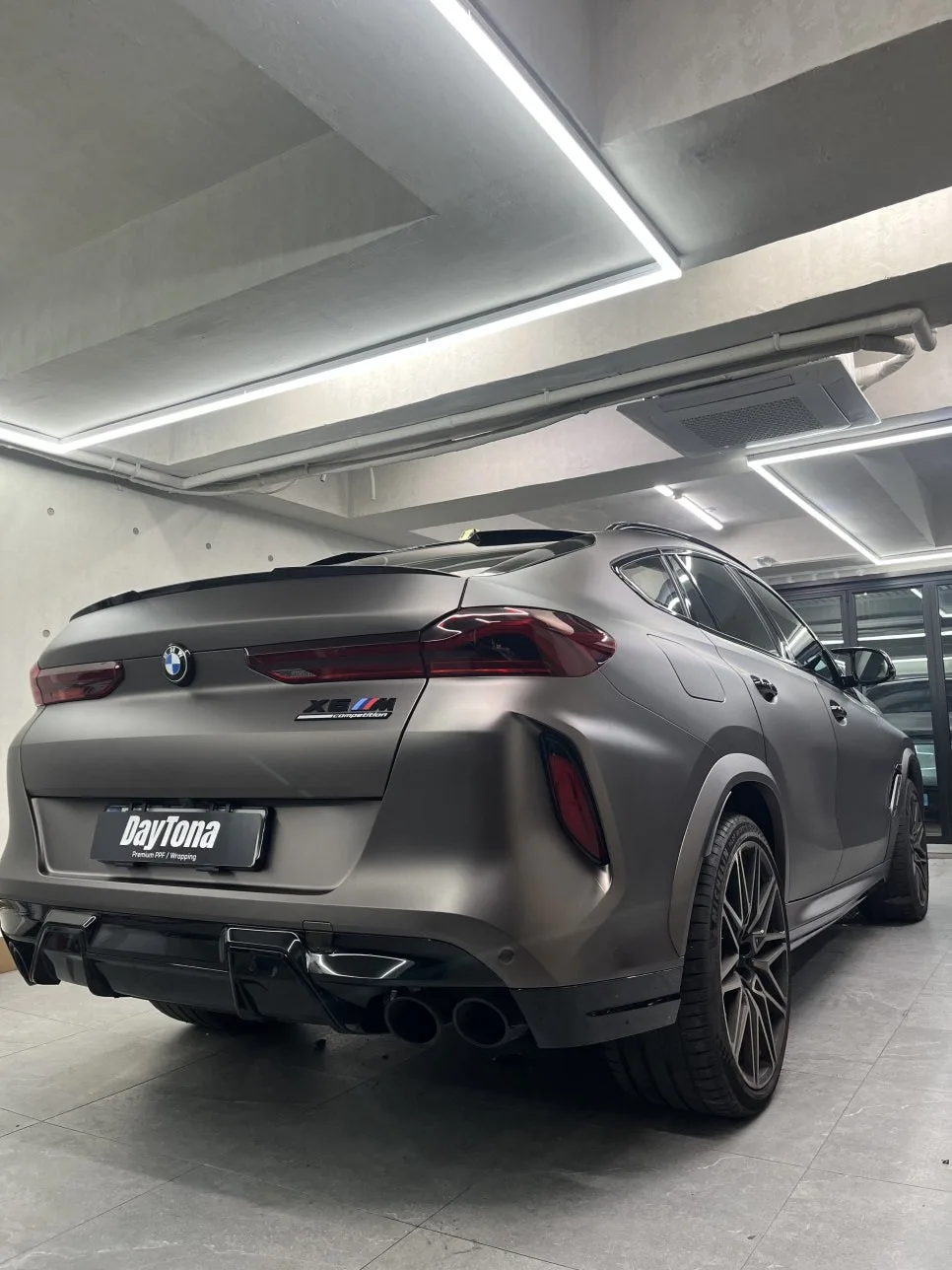 BMW X6 랩핑, 매트 다크그레이 선택 전 필수 확인사항 시공 사진
