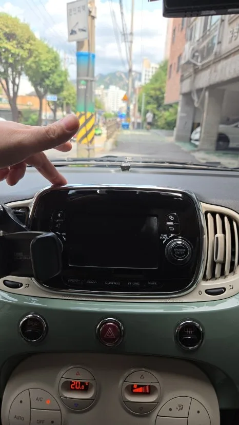 피아트 500C 안드로이드 올인원, 순정 모니터 고장 시 대안은?