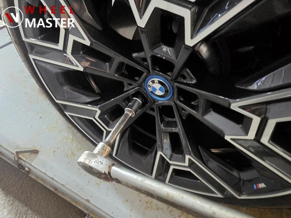 BMW 휠복원, 주차기스 후 이렇게 달라졌어요