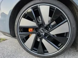 아우디 e-tron GT 휠복원, 비용과 결과 차이
