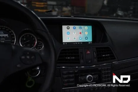 벤츠 E350 안드로이드 올인원, 순정 스타일로 바꾸는 법