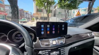 벤츠 E220d 안드로이드 올인원, 순정보다 나은 선택일까?