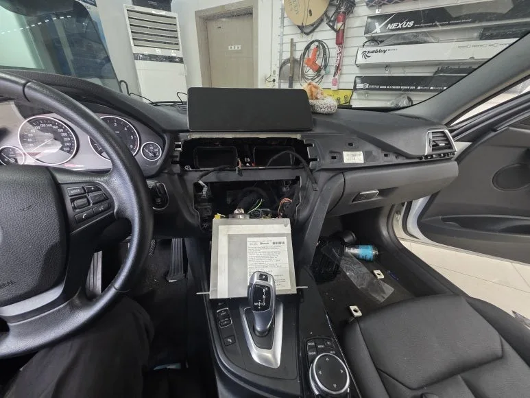 BMW 320D 안드로이드 올인원, 비용 가르는 기준은?