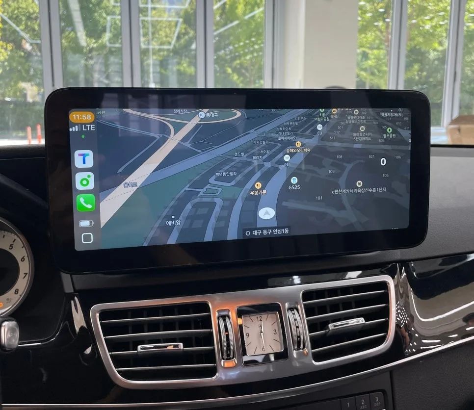 벤츠 W212 안드로이드 올인원, 작은 화면 고민 해결