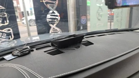 BMW 3시리즈 안드로이드 올인원, 타공 설치 전후 비교