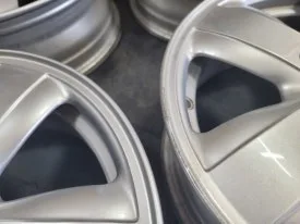 BMW 미니쿠퍼 휠복원, 블랙유광 도색으로 새 차처럼!