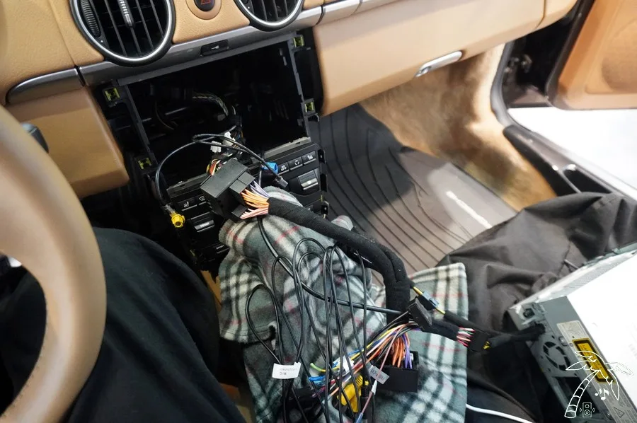 포르쉐 카이맨 안드로이드 올인원, 순정 유지하며 업그레이드?
