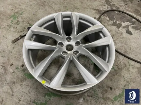 테슬라 휠복원, 블랙 유광 도색 전 이것만은 알아두세요