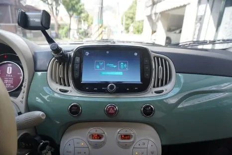 피아트 500C 안드로이드 올인원, 순정 모니터 고장 시 대안은?