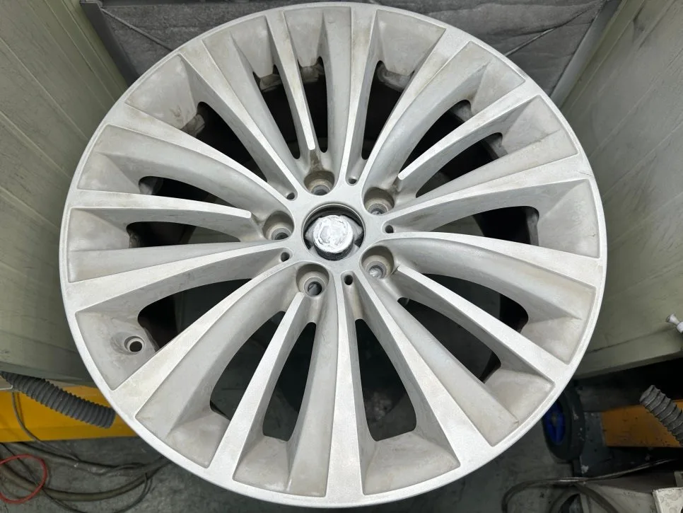 BMW 5GT 휠복원, 유광 블랙 도색 후기