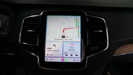 볼보 XC90 안드로이드 올인원, 반쪽 화면 불편함 해결