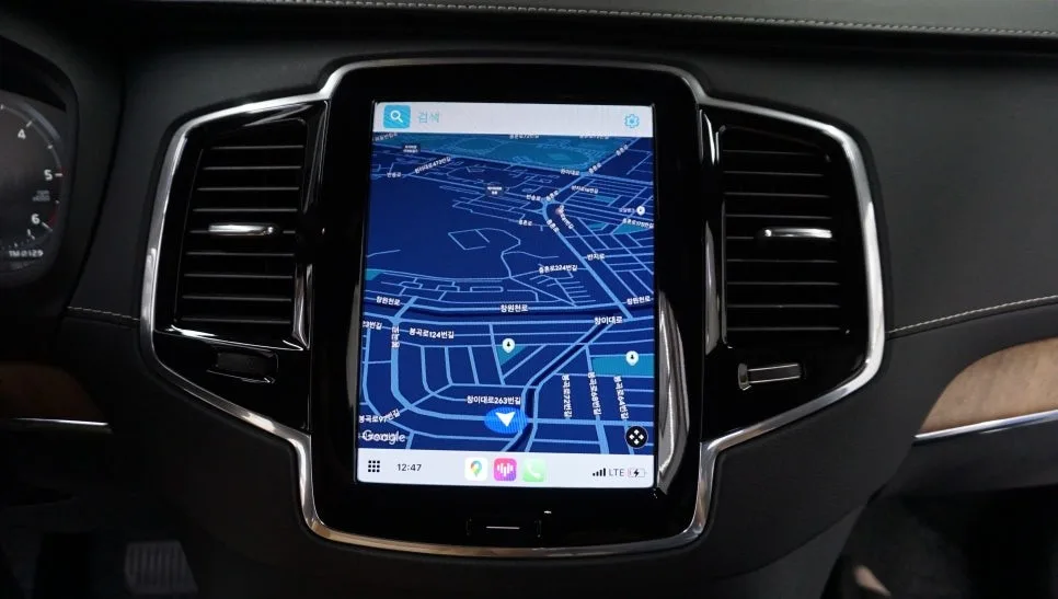 볼보 XC90 안드로이드 올인원, 반쪽 화면 불편함 해결