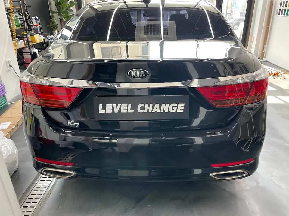 Kia K900のカーラッピング事例 施工写真 2
