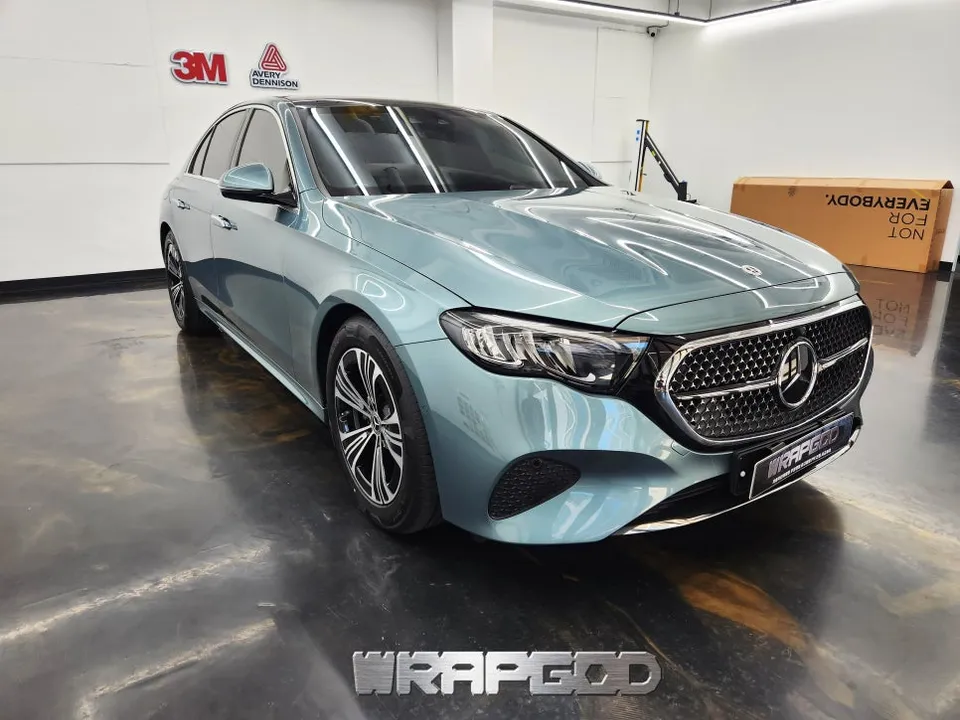 Mercedes-Benz E200のPPF施工事例｜韓国での実例 施工写真 3-1