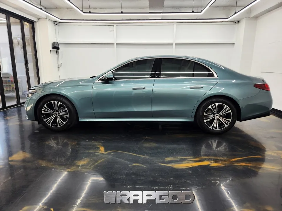 Mercedes-Benz E200のPPF施工事例｜韓国での実例 施工写真 1-2
