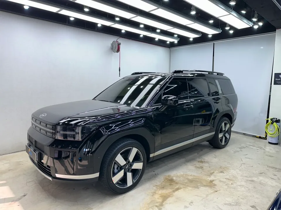 Hyundai Santa Fe MX5のカーラッピング事例｜費用目安・仕上がり 写真