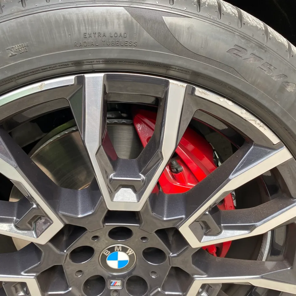 BMW X5 wheel repair - BMW X5 Wheel Repair & Painting Review - Same-Day Finish photo 3