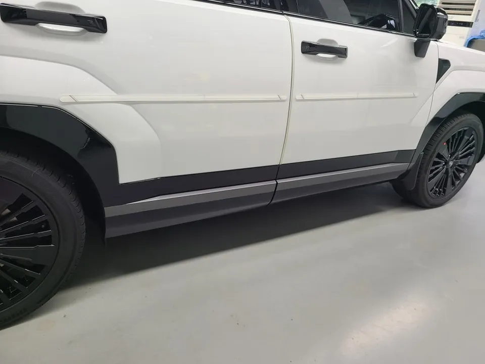 Hyundai Santa Fe body kit - Hyundai Santa Fe Body Kit Installation Review photo 3