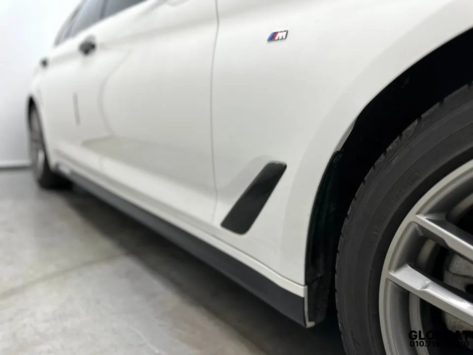 BMW 5 Seriesのカーラッピング事例｜費用目安・仕上がり 施工写真 3-2