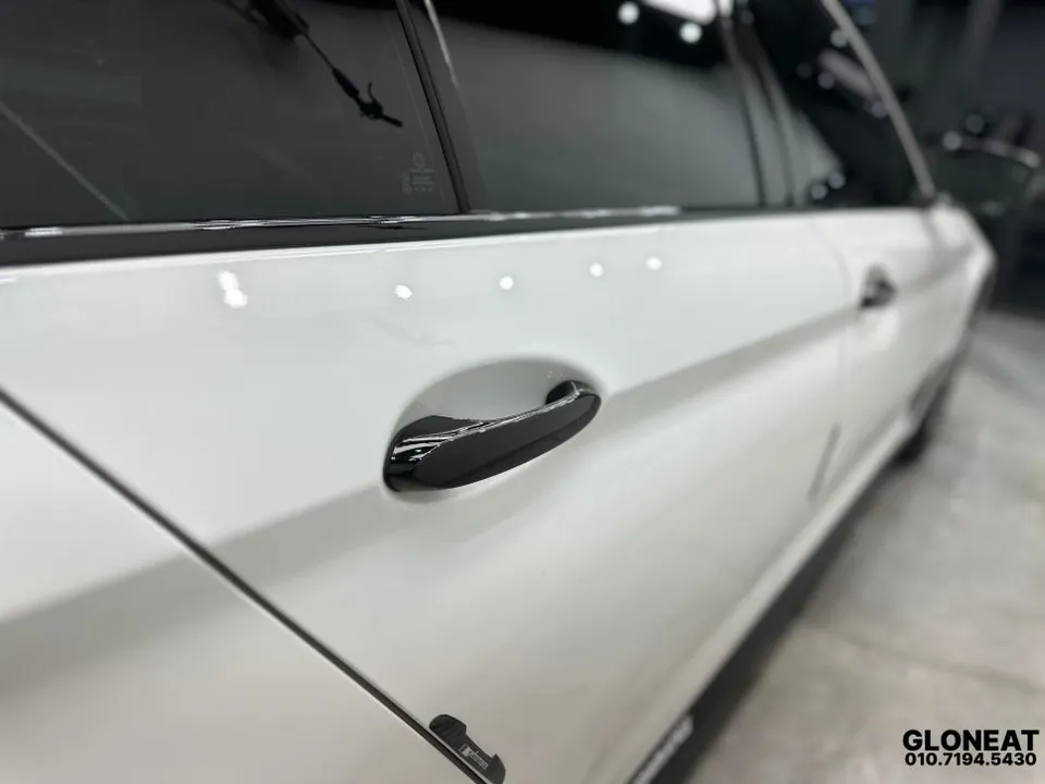 BMW 5 Seriesのカーラッピング事例｜費用目安・仕上がり 施工写真 4-2