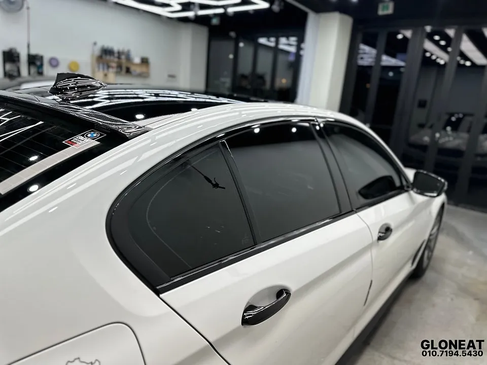 BMW 5 Seriesのカーラッピング事例｜費用目安・仕上がり 施工写真 1-3