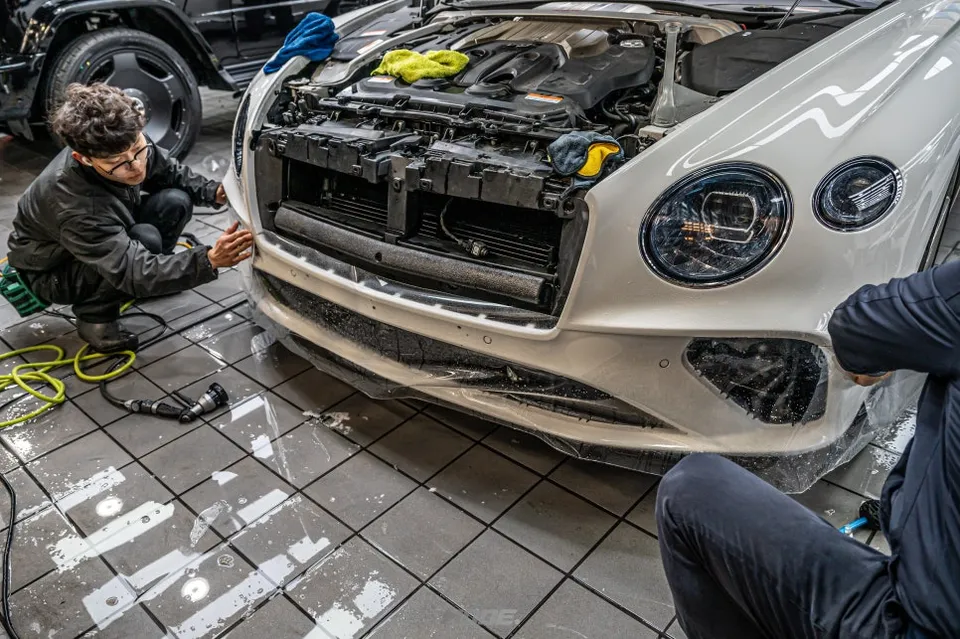 Bentley Continental GTのPPF施工事例|韓国での実例 施工写真 3-2
