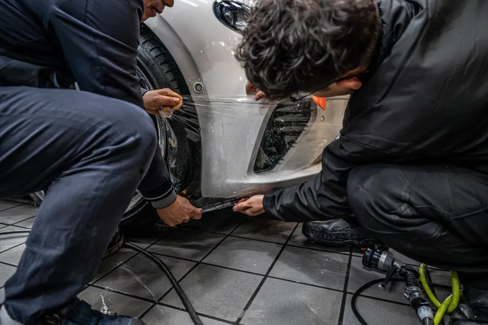 Bentley Continental GTのPPF施工事例|韓国での実例 施工写真 1-3
