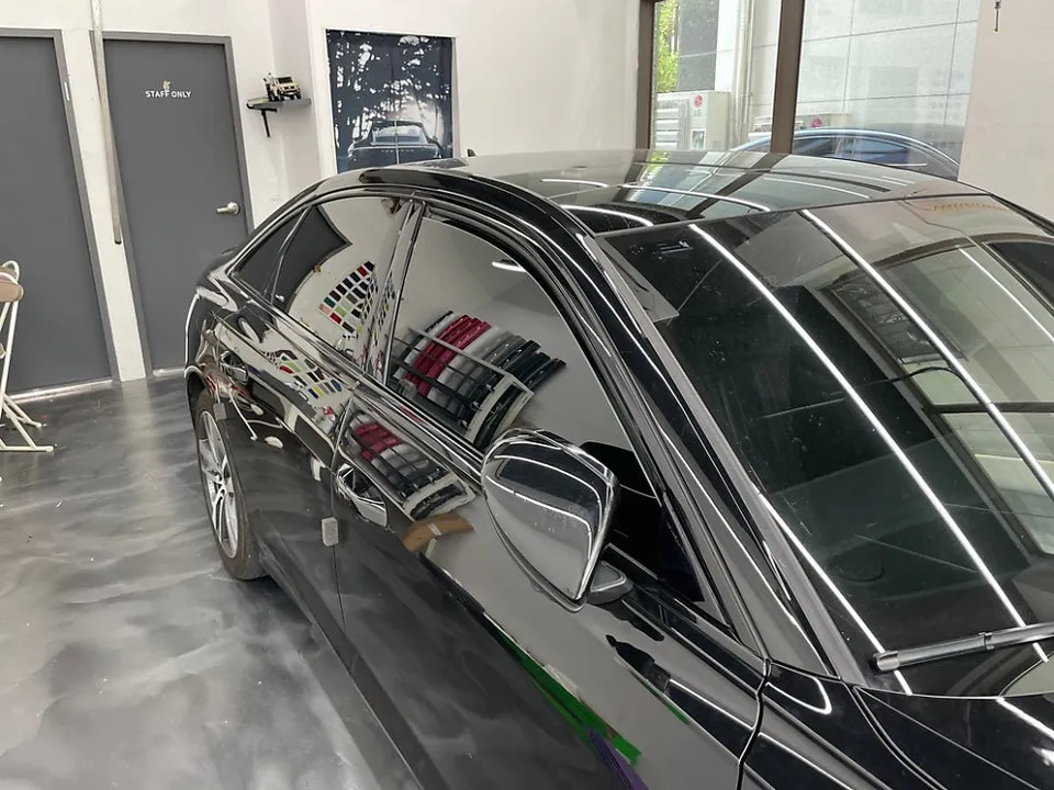 BMW 5 Seriesのカーラッピング事例|費用目安・仕上がり 施工写真 4-2