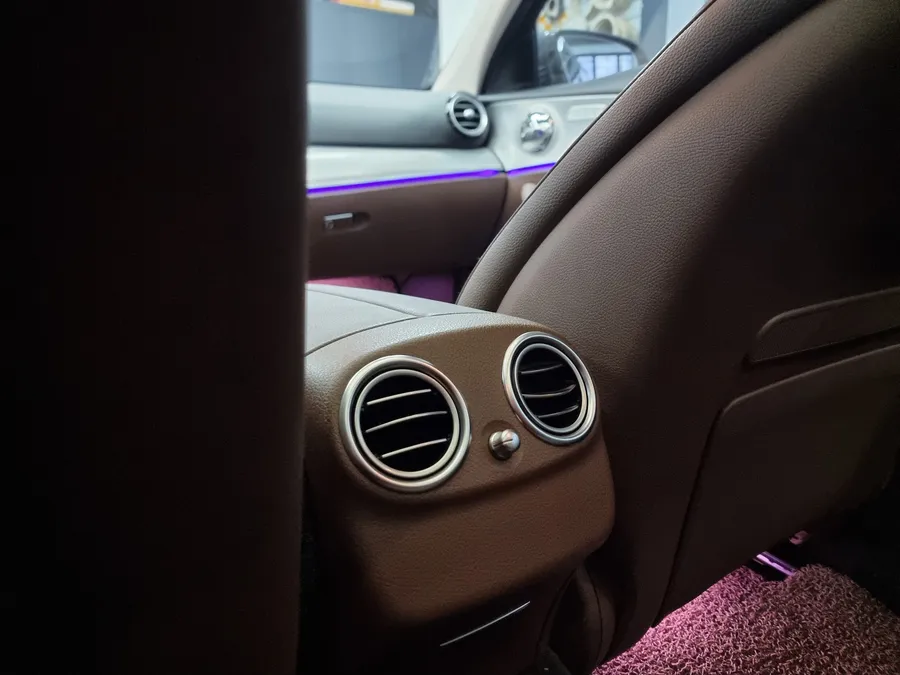 Mercedes-Benz E-Class W213 ambient lighting - Mercedes-Benz E-Class W213 Ambient Lighting Review photo 6