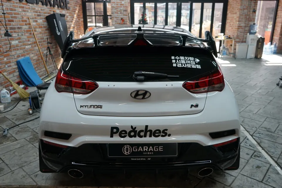 Hyundai Veloster N ppf - Hyundai Veloster N PPF Review — Carbon Spoiler Protection photo 4