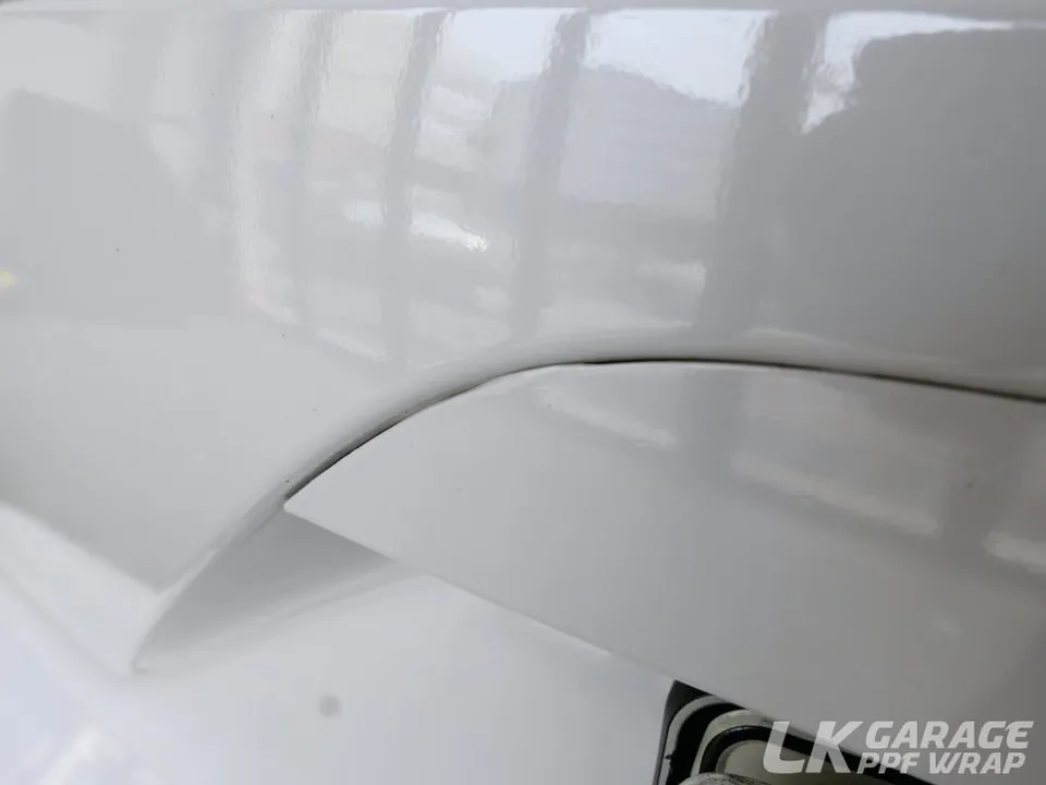 ポルシェ カイエン PPF施工事例|高光沢フィルムで愛車を保護 施工写真 3-1
