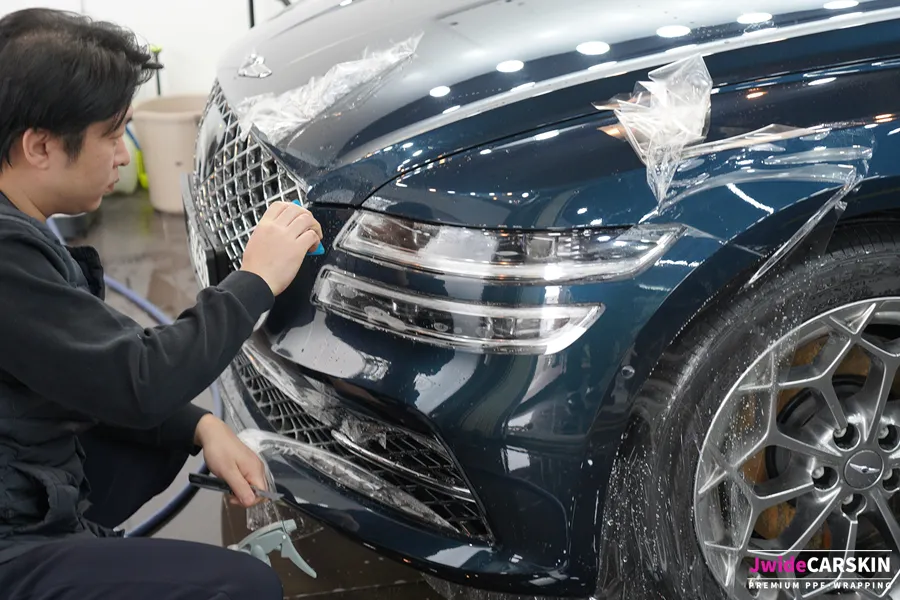 Genesis G80 PPF施工事例：費用目安と仕上がり 施工写真 1-2