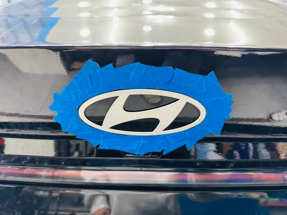 Hyundai Elantraのカーラッピング事例｜費用目安・仕上がり 施工写真 1-2