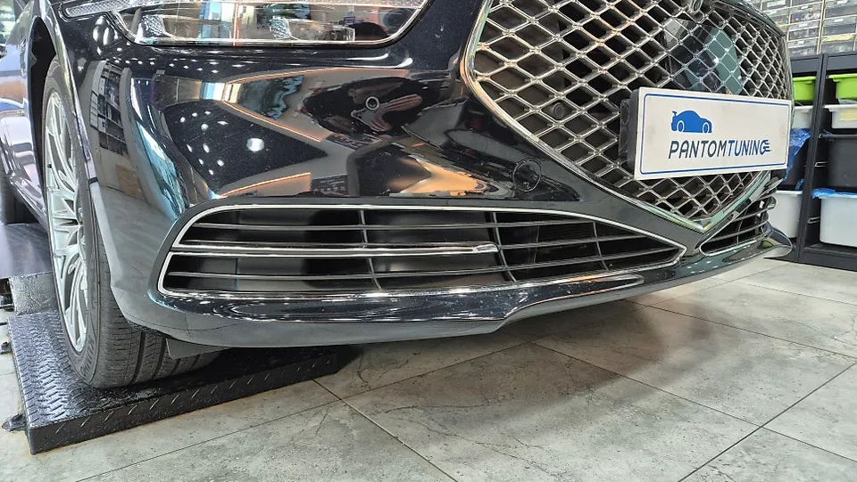 Genesis G90のカーラッピング事例|オールブラック化 施工写真 2-1