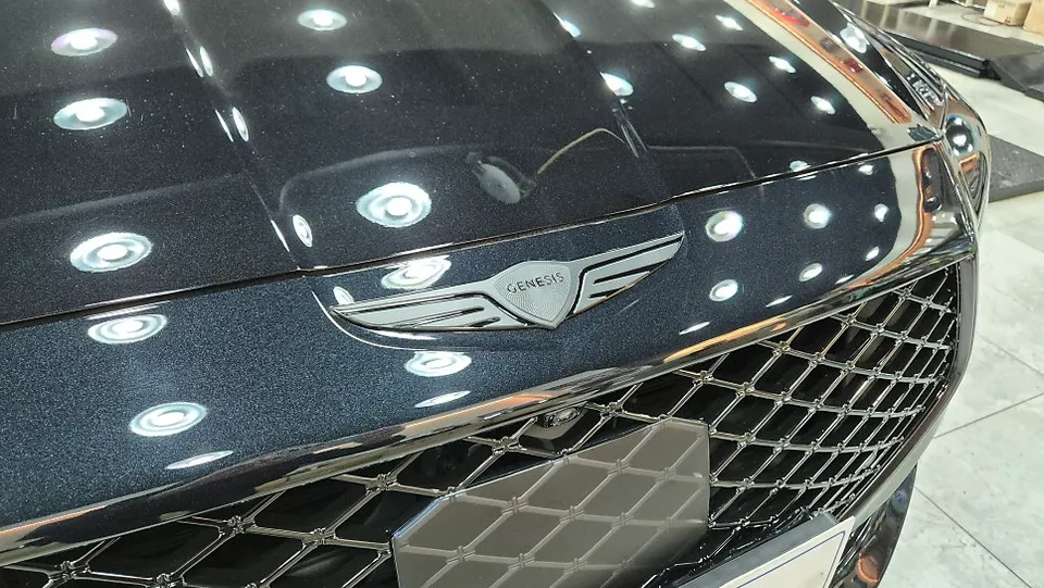 Genesis G90のカーラッピング事例|オールブラック化 施工写真 2-3