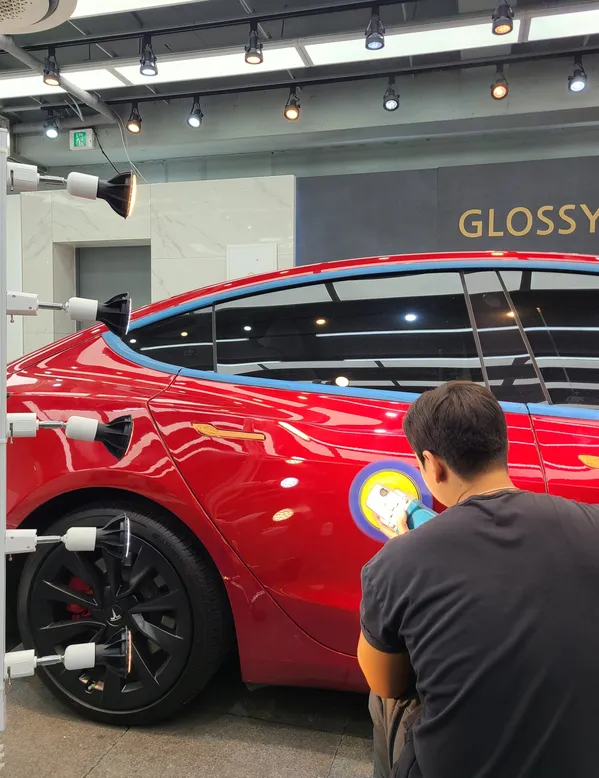 Tesla Model 3のガラスコーティング事例｜韓国での施工例 施工写真 3-1