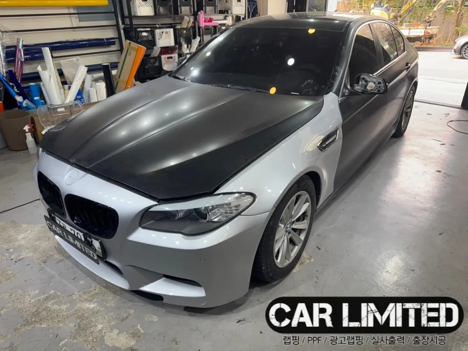 BMW 5 Seriesのカーラッピング事例 施工写真 1-3