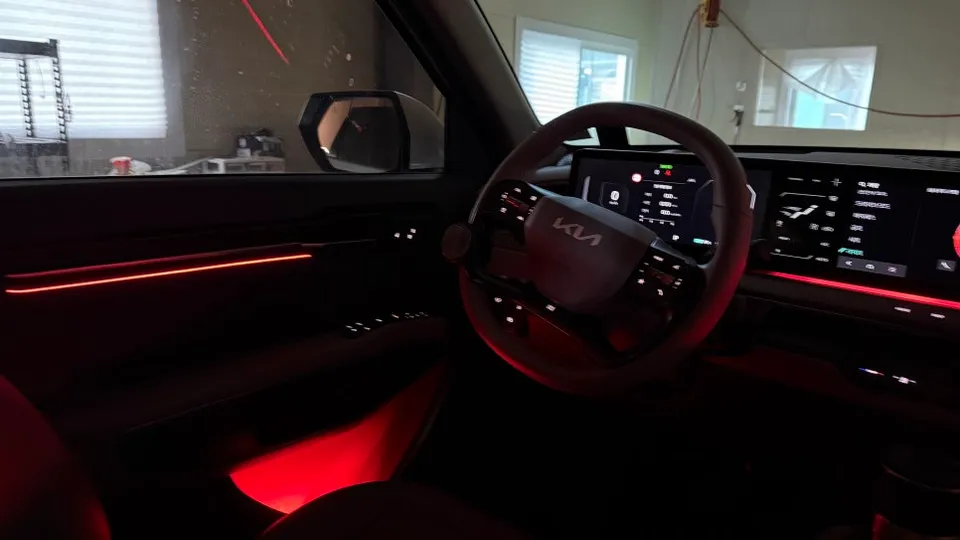 Kia EV9 ambient lighting - Kia EV9 Ambient Lighting Review: Cost & Results photo 4