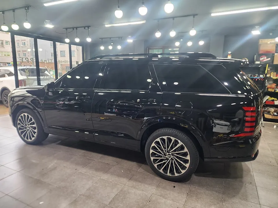 Hyundai Palisadeのカーラッピング事例 施工写真 4-1