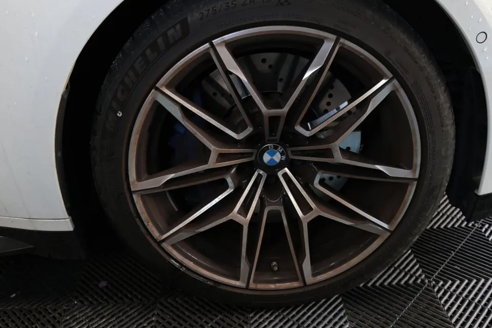 BMW M3のガラスコーティング事例|費用目安と仕上がり 施工写真 2-2