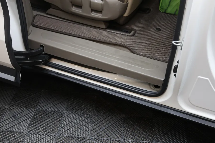 Kia Carnivalのカーフィルム施工事例|費用目安・仕上がり 施工写真 2-2