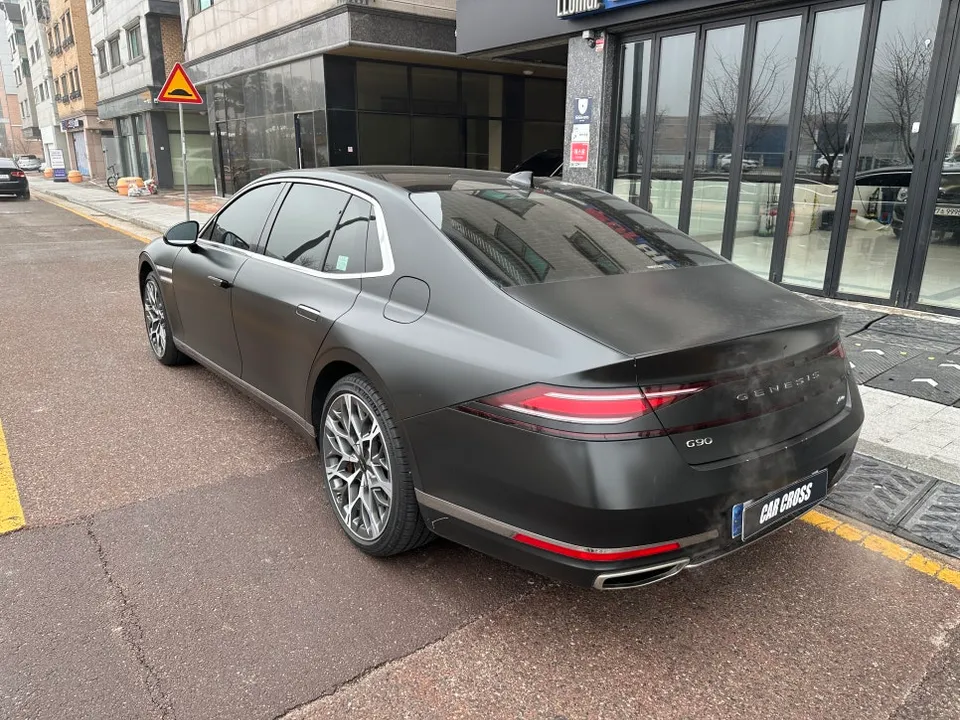 Genesis G90のカーラッピング事例｜費用目安・仕上がり 施工写真 3-1