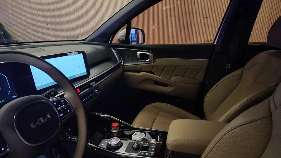 Kia Sorento MQ4 ambient lighting - Kia Sorento MQ4 Ambient Lighting Review: Cost & Results photo 3