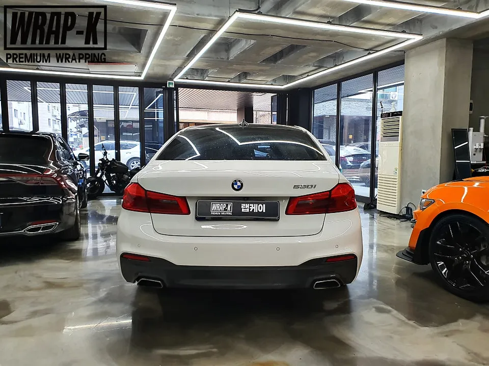 BMW 5 Series G30 PPF施工事例｜ヘッドライト・テールライト保護 施工写真 1-1