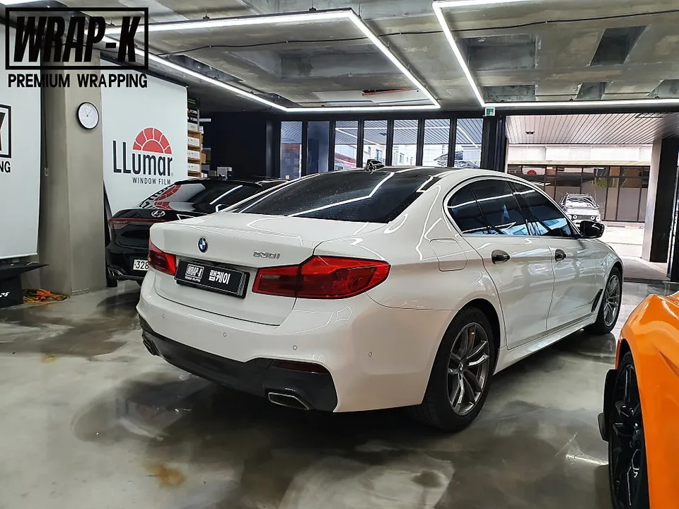 BMW 5 Series G30 PPF施工事例｜ヘッドライト・テールライト保護 施工写真 3-1