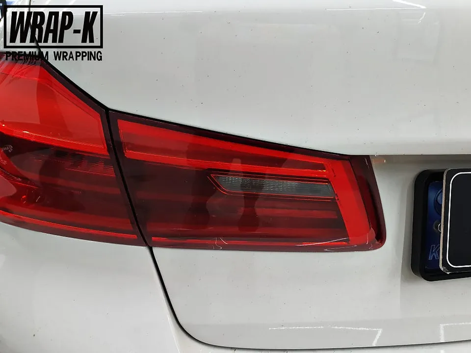 BMW 5 Series G30 PPF施工事例｜ヘッドライト・テールライト保護 施工写真 2-3