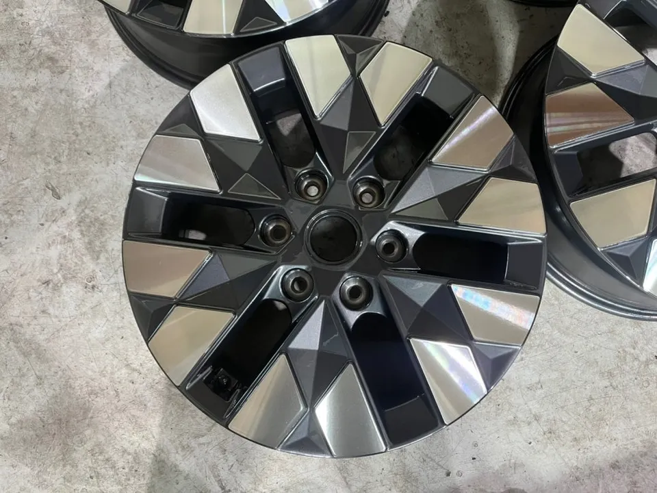 Hyundai Staria Wheel Repair & Painting Review - 18-Inch Cut Face 