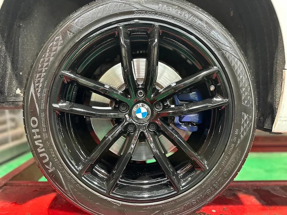 BMW 5 Seriesのホイールリペア・塗装事例 施工写真 1-3