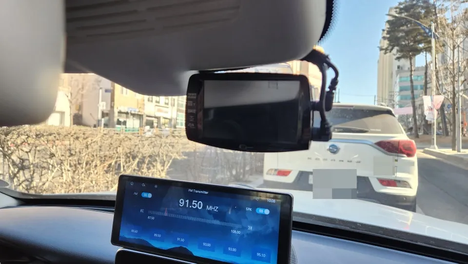 Mercedes-Benz C-Class W205 dash cam - Mercedes-Benz C-Class W205 Dash Cam Installation Review photo 3